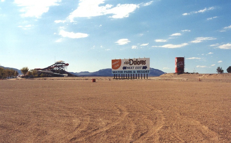 Lake-dolores-waterpark-direction-sign.jpg